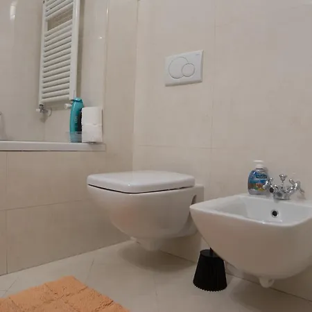 Dell'acquario Oda ve Kahvaltı Cenova